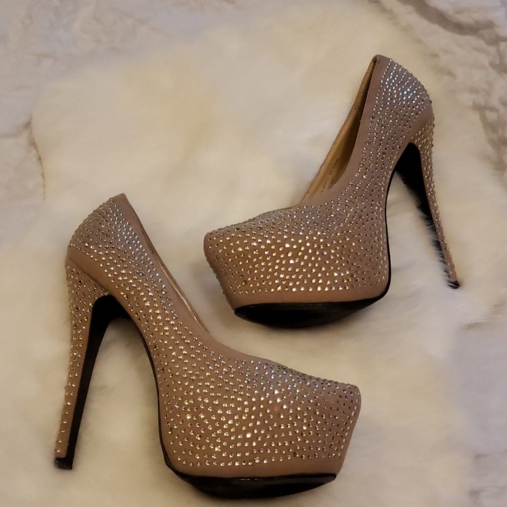 Red circle size 6.5 platform heels